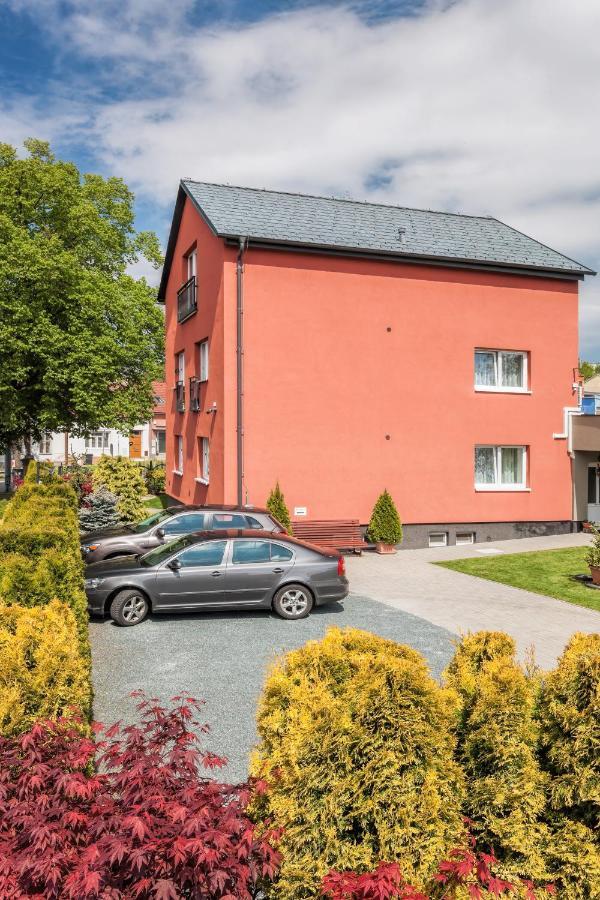 Elendris - Ubytovani U Kostela Brno Exterior photo